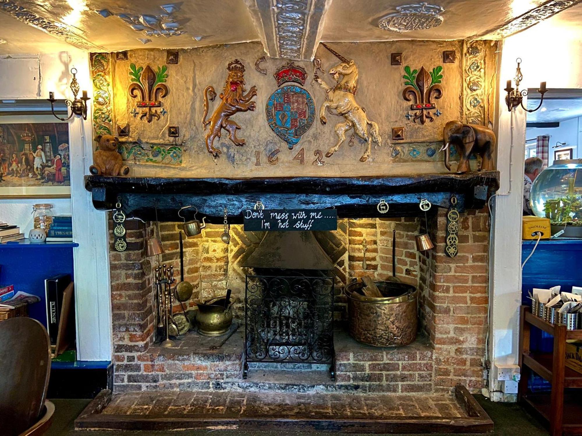 The King'S Lodge Hotel Кингс Лангли Екстериор снимка